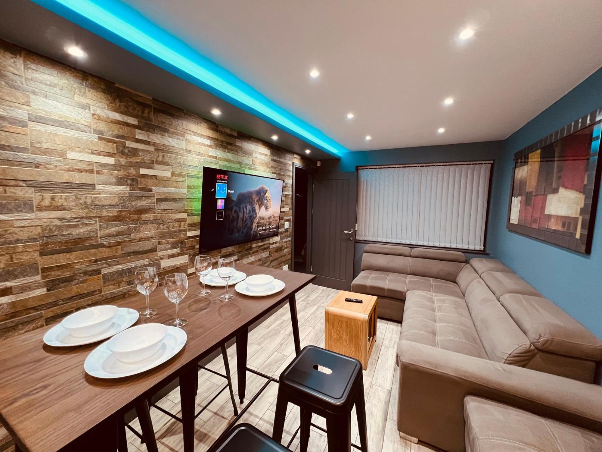 Modern Suites -5 Bedroom House- With Free Parking Birmingham City Экстерьер фото