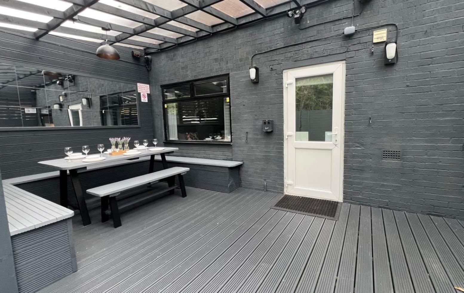 Modern Suites -5 Bedroom House- With Free Parking Birmingham City Экстерьер фото