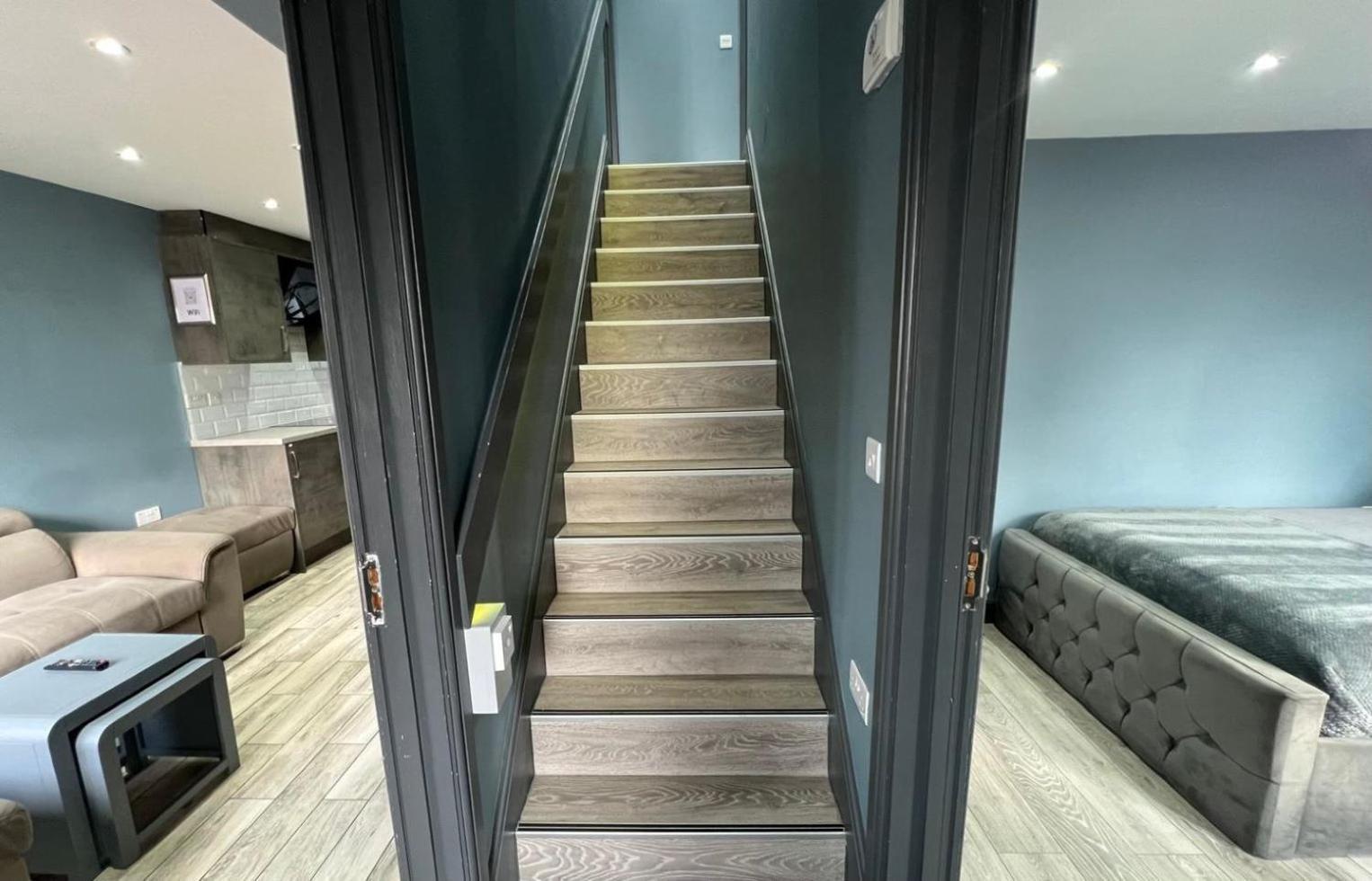 Modern Suites -5 Bedroom House- With Free Parking Birmingham City Экстерьер фото