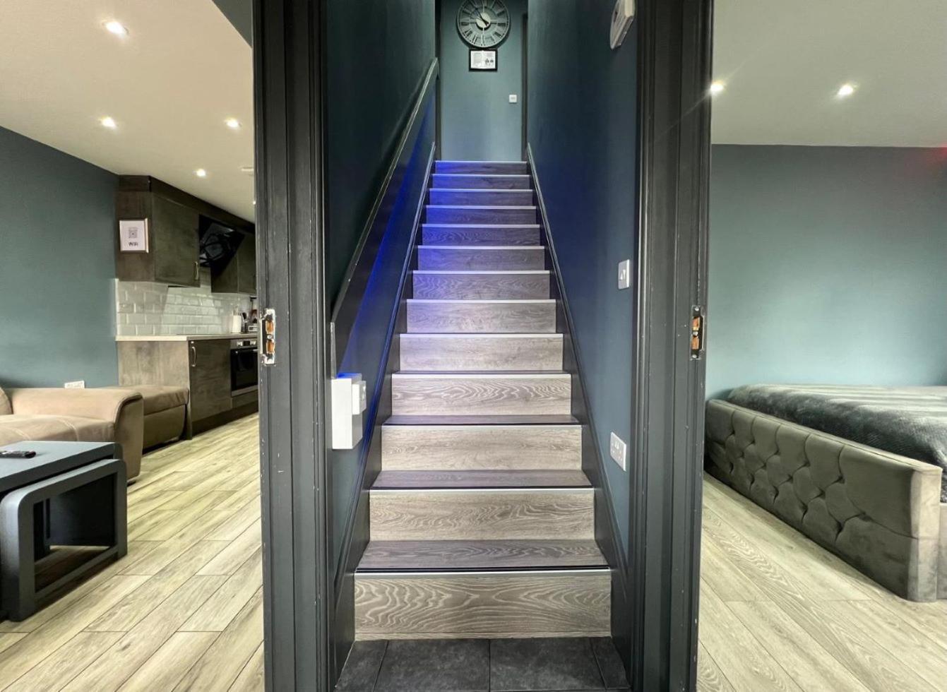 Modern Suites -5 Bedroom House- With Free Parking Birmingham City Экстерьер фото