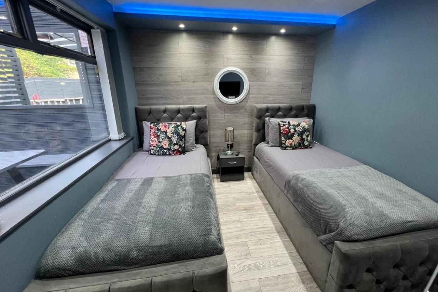 Modern Suites -5 Bedroom House- With Free Parking Birmingham City Экстерьер фото