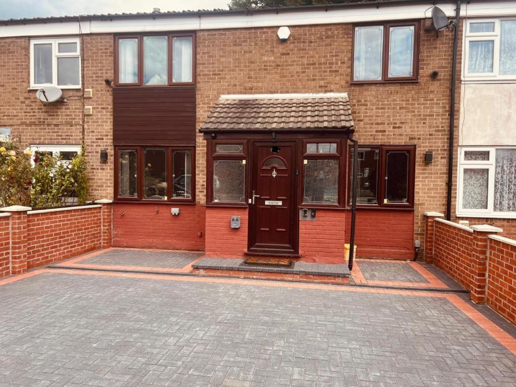 Modern Suites -5 Bedroom House- With Free Parking Birmingham City Экстерьер фото
