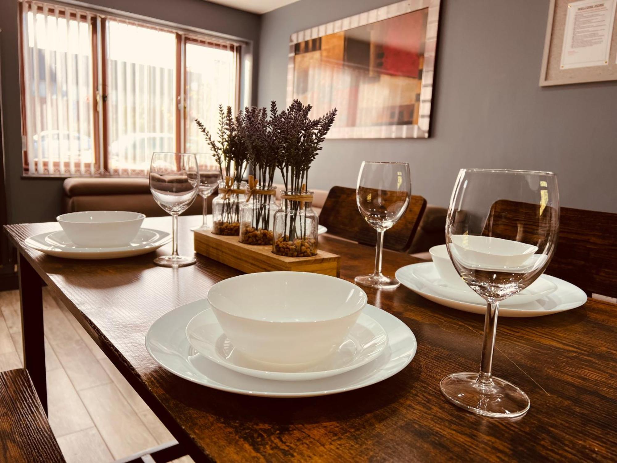 Modern Suites -5 Bedroom House- With Free Parking Birmingham City Экстерьер фото