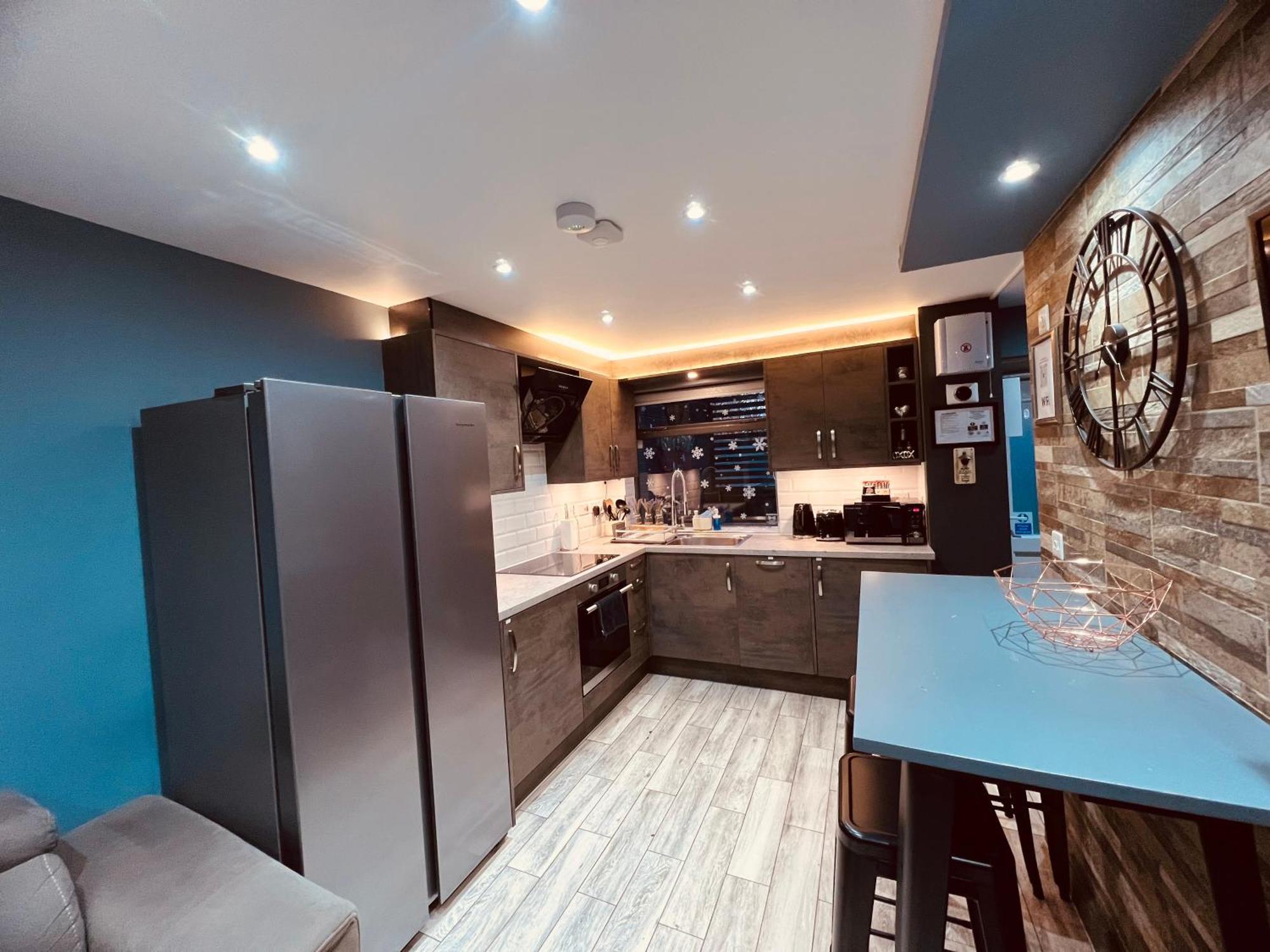 Modern Suites -5 Bedroom House- With Free Parking Birmingham City Экстерьер фото